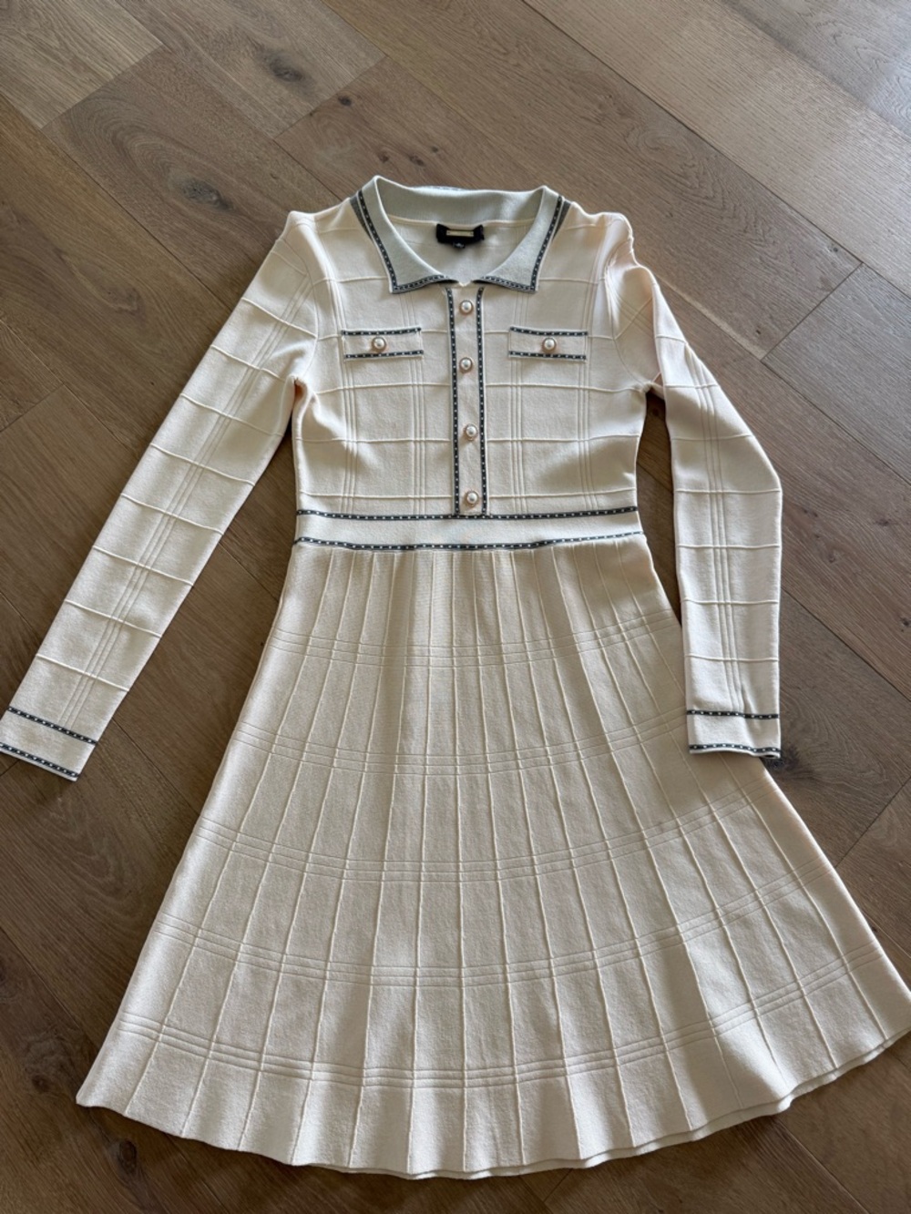 Alexia Admor Cream Polo Knit Midi Dress with Contrasting Trim